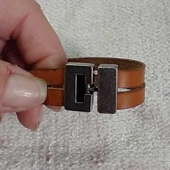 Silvertone faux amber brown leather bracelet - Picture 6 of 6